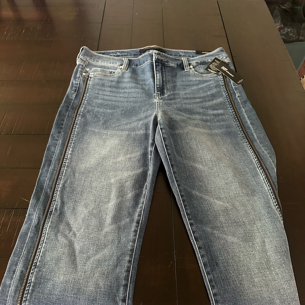 Liverpool Jeans Company crop straight, zipper detail & fringed cuff. Size 12/31